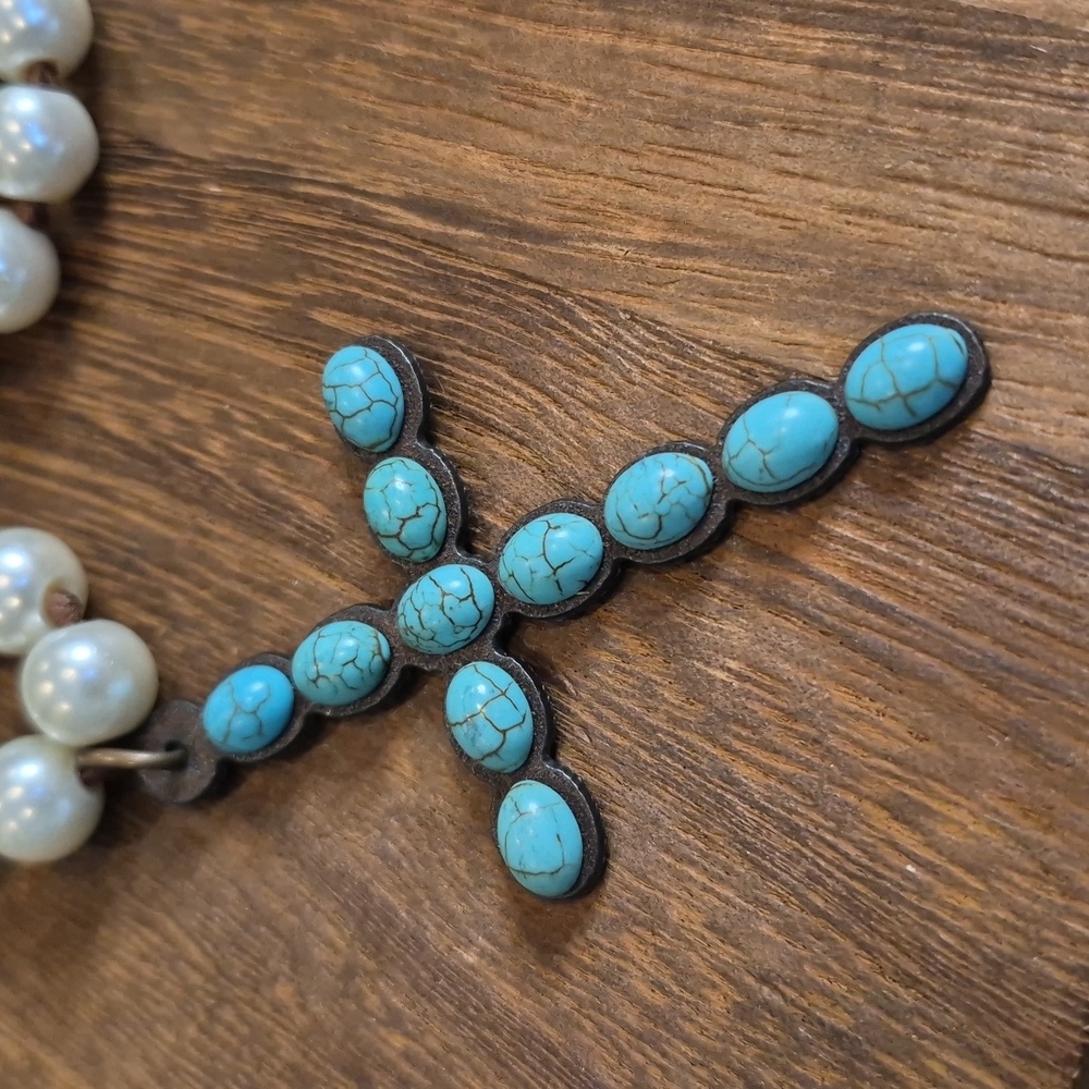 Vintage Turquoise Stone Cross Pendant Pearl & Suede Necklace - Picture 2 of 12